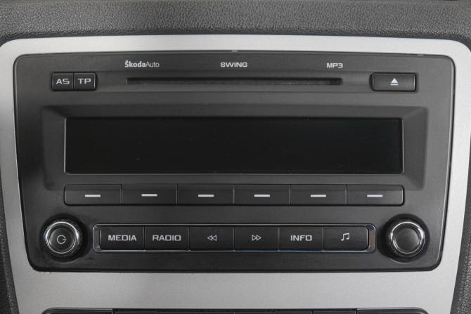 Skoda Octavia II (A5) Рестайлинг с пробегом 2011 года, цена 699 000 рублей, 301000 км, лифтбек, Автокод Объявления