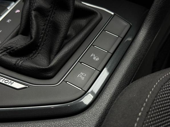 Volkswagen Tiguan II с пробегом 2020 года, цена 3 899 000 рублей, 85007 км, внедорожник, Автокод Объявления