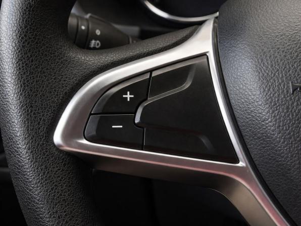 Renault Sandero II Рестайлинг с пробегом 2019 года, цена 1 197 000 рублей, 34434 км, хэтчбек, Автокод Объявления