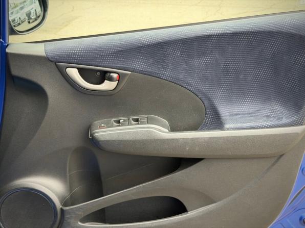 Honda Fit II с пробегом 2011 года, цена 799 000 рублей, 163500 км, хэтчбек, Автокод Объявления