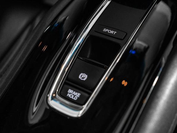 Honda Vezel I с пробегом 2018 года, цена 1 740 500 рублей, 100133 км, внедорожник, Автокод Объявления
