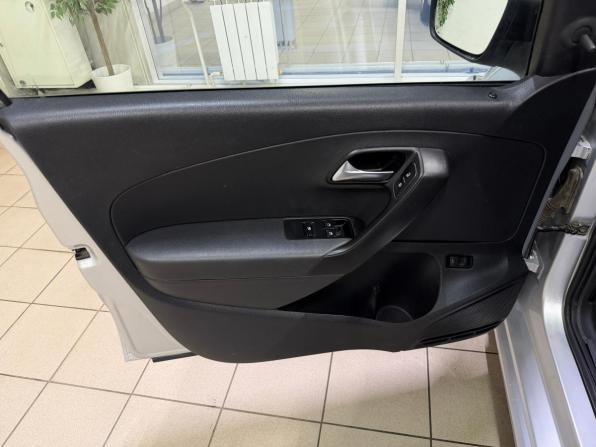 Volkswagen Polo V с пробегом 2015 года, цена 685 000 рублей, 153000 км, седан, Автокод Объявления