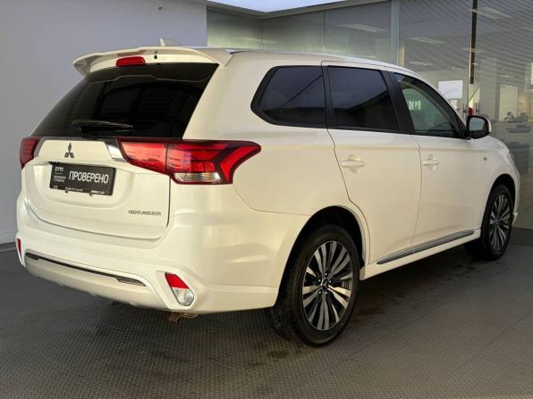 Mitsubishi Outlander III Рестайлинг 3 с пробегом 2022 года, цена 2 500 000 рублей, 48306 км, внедорожник, Автокод Объявления