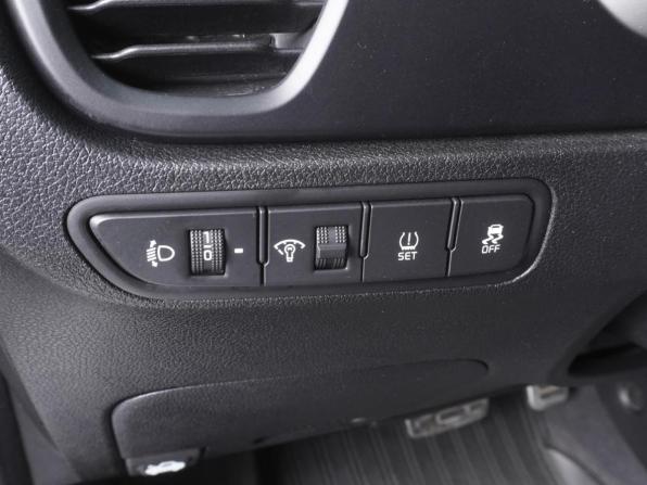 Kia Rio IV Рестайлинг с пробегом 2021 года, цена 2 049 000 рублей, 30172 км, хэтчбек, Автокод Объявления