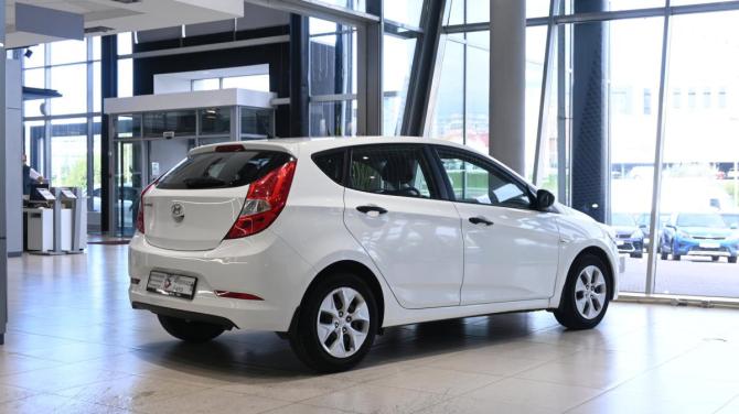 Hyundai Solaris I Рестайлинг с пробегом 2016 года, цена 995 000 рублей, 26228 км, хэтчбек, Автокод Объявления