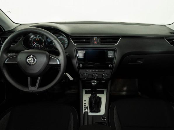 Skoda Octavia III (A7) Рестайлинг с пробегом 2019 года, цена 1 807 000 рублей, 45105 км, лифтбек, Автокод Объявления