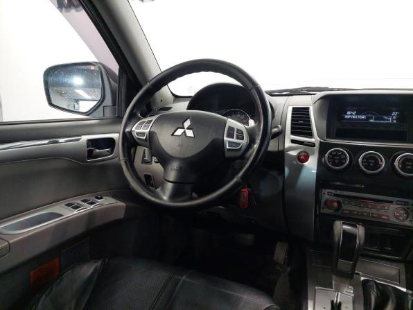 Mitsubishi Pajero Sport II Рестайлинг с пробегом 2013 года, цена 1 810 000 рублей, 199200 км, внедорожник, Автокод Объявления