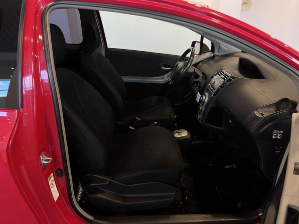 Toyota Yaris II с пробегом 2008 года, цена 462 600 рублей, 177087 км, хэтчбек, Автокод Объявления