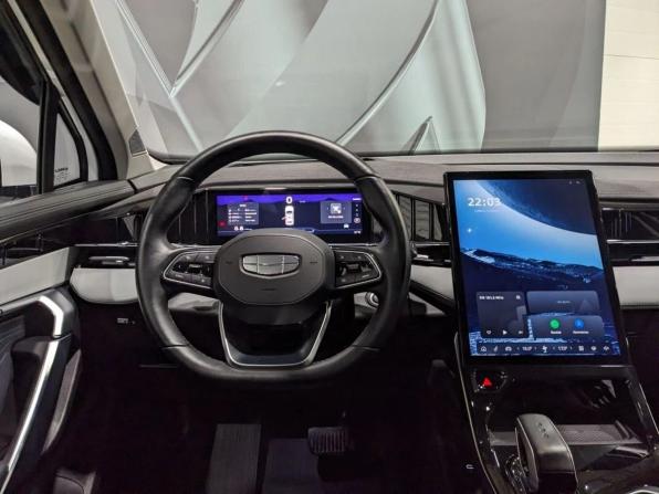 Geely Atlas II с пробегом 2024 года, цена 2 950 000 рублей, 9811 км, внедорожник, Автокод Объявления