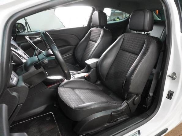 Opel Astra J Рестайлинг с пробегом 2013 года, цена 919 000 рублей, 175048 км, хэтчбек, Автокод Объявления