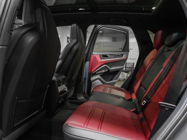 Porsche Cayenne III Рестайлинг с пробегом 2025 года, цена 17 500 000 рублей, 668 км, внедорожник, Автокод Объявления