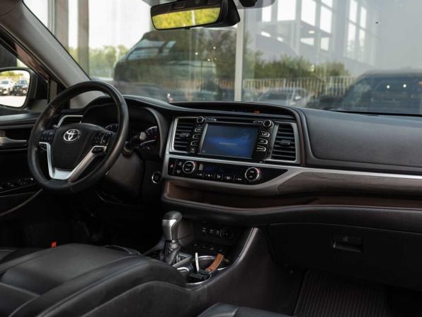 Toyota Highlander III (XU50) Рестайлинг с пробегом 2018 года, цена 2 850 000 рублей, 267347 км, внедорожник, Автокод Объявления