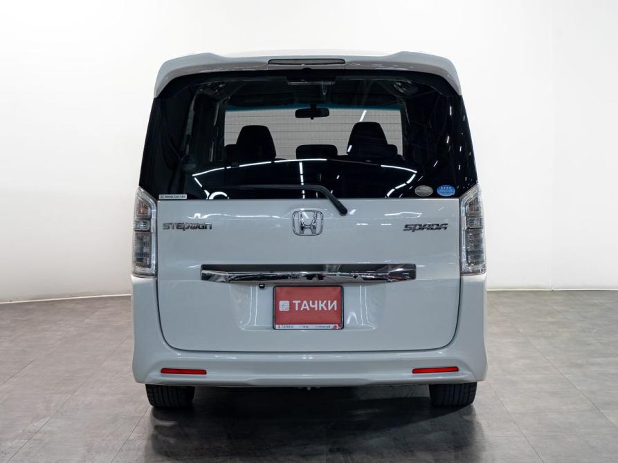 Honda Stepwgn IV Рестайлинг Чита  - изображение 4