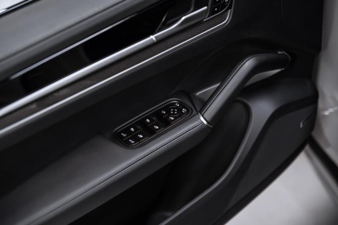 Новый Porsche Cayenne III Рестайлинг 2026 года, цена 17 900 000 рублей, внедорожник, Автокод Объявления