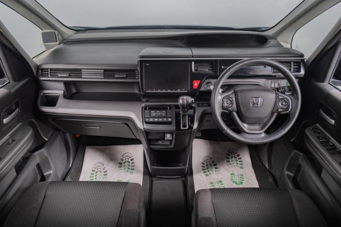 Honda Stepwgn V Рестайлинг с пробегом 2019 года, цена 2 599 000 рублей, 55000 км, минивэн, Автокод Объявления