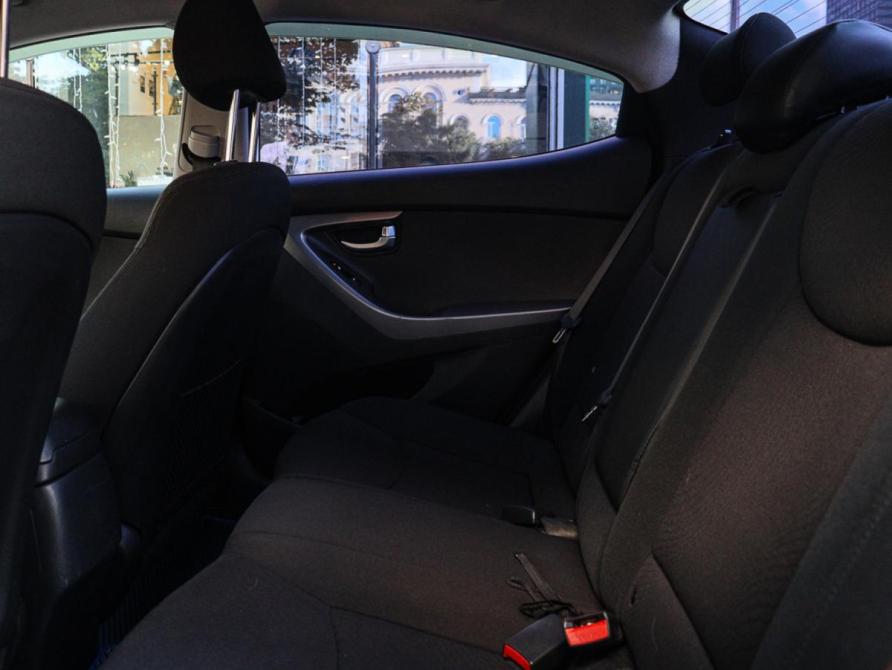 Hyundai Elantra V (MD) Рестайлинг Москва  - изображение 9