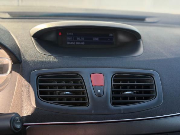 Renault Fluence I Рестайлинг с пробегом 2014 года, цена 720 000 рублей, 181000 км, седан, Автокод Объявления
