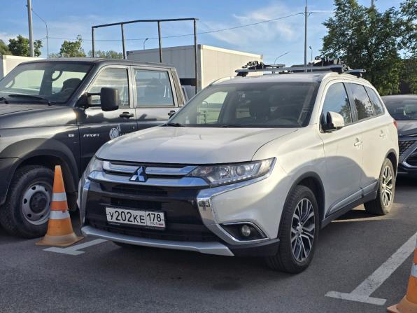 Mitsubishi Outlander III Рестайлинг 2 с пробегом 2016 года, цена 1 799 000 рублей, 152151 км, внедорожник, Автокод Объявления