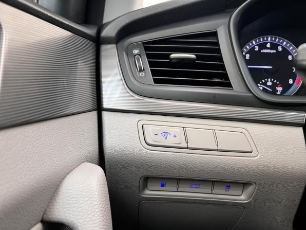 Hyundai Sonata VII (LF) Рестайлинг с пробегом 2017 года, цена 1 680 000 рублей, 189814 км, седан, Автокод Объявления