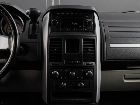 Dodge Caravan V с пробегом 2009 года, цена 1 110 000 рублей, 251157 км, минивэн, Автокод Объявления