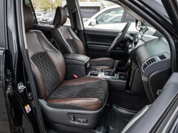 Toyota Land Cruiser Prado 150 Series Рестайлинг 1 с пробегом 2016 года, цена 3 550 000 рублей, 205875 км, внедорожник, Автокод Объявления