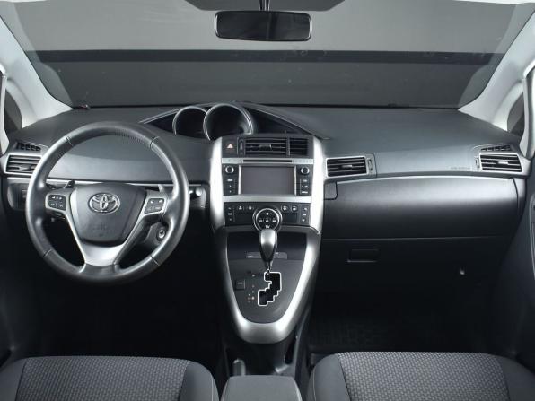 Toyota Verso I Рестайлинг с пробегом 2013 года, цена 1 569 995 рублей, 126891 км, компактвэн, Автокод Объявления