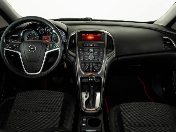 Opel Astra J с пробегом 2011 года, цена 650 000 рублей, 210646 км, хэтчбек, Автокод Объявления