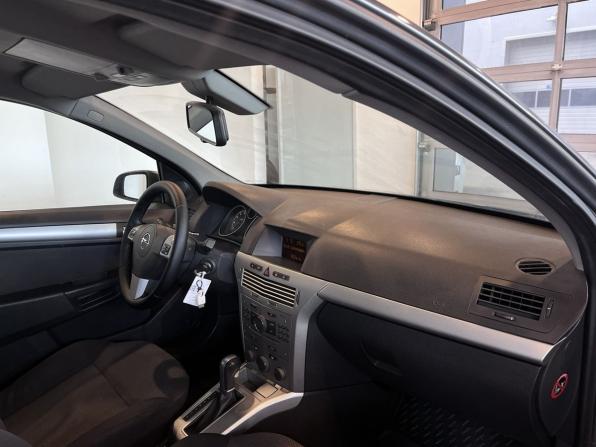 Opel Astra H Рестайлинг с пробегом 2010 года, цена 570 000 рублей, 166220 км, хэтчбек, Автокод Объявления