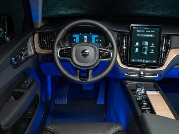 Новый Volvo XC60 II Рестайлинг 2 2026 года, цена 9 150 000 рублей, внедорожник, Автокод Объявления