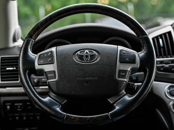 Toyota Land Cruiser 200 Series Рестайлинг 1 с пробегом 2013 года, цена 3 314 000 рублей, 251282 км, внедорожник, Автокод Объявления