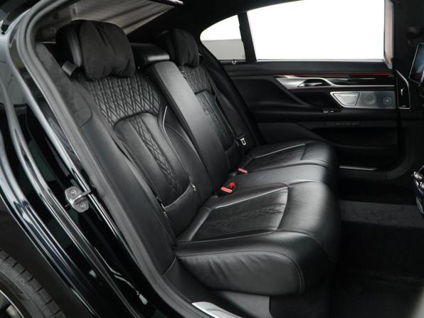 BMW 7 серии VI (G11/G12) Рестайлинг с пробегом 2019 года, цена 5 177 077 рублей, 159772 км, седан, Автокод Объявления
