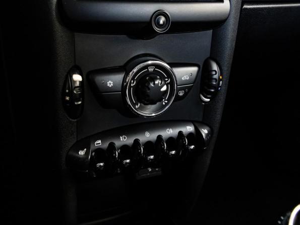 Mini Hatch II (R56) Рестайлинг с пробегом 2011 года, цена 849 000 рублей, 210254 км, хэтчбек, Автокод Объявления