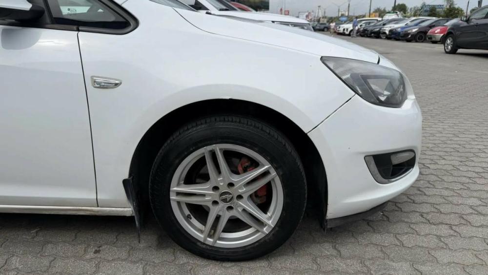Opel Astra J Рестайлинг Череповец  - изображение 5
