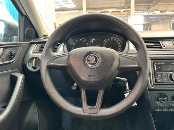 Skoda Rapid I с пробегом 2016 года, цена 990 000 рублей, 106000 км, лифтбек, Автокод Объявления