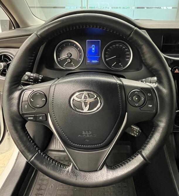 Toyota Corolla XI (E160 E170 E180) Рестайлинг 1 Челябинск  - изображение 18