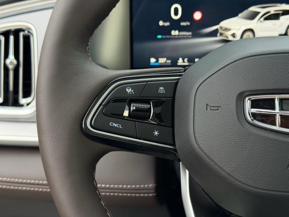 Geely Monjaro I Рестайлинг 2 с пробегом 2026 года, цена 4 150 000 рублей, 25 км, внедорожник, Автокод Объявления