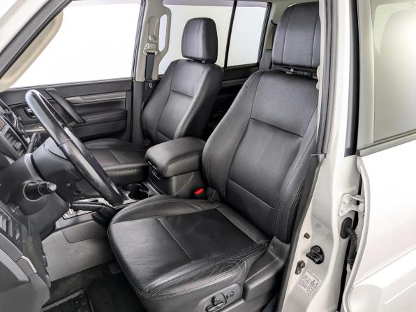 Mitsubishi Pajero IV Рестайлинг 2 с пробегом 2015 года, цена 2 799 000 рублей, 85940 км, внедорожник, Автокод Объявления