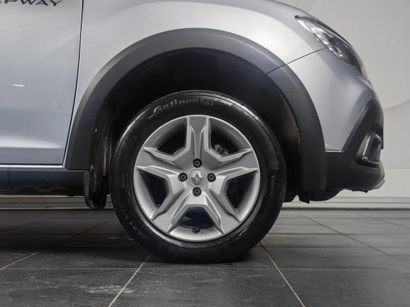 Renault Logan II Рестайлинг с пробегом 2022 года, цена 1 209 000 рублей, 63710 км, седан, Автокод Объявления