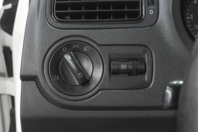 Volkswagen Polo V Рестайлинг с пробегом 2015 года, цена 899 000 рублей, 250000 км, седан, Автокод Объявления