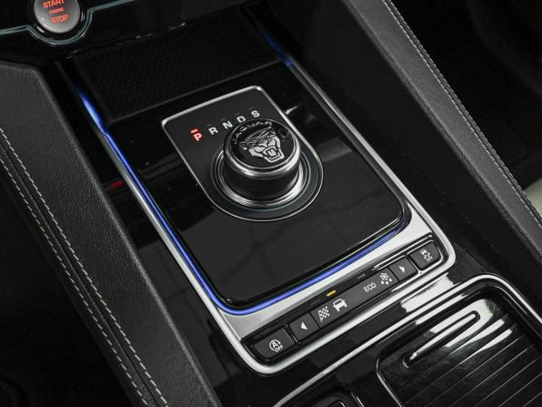 Jaguar F-Pace I с пробегом 2017 года, цена 2 949 000 рублей, 84209 км, внедорожник, Автокод Объявления