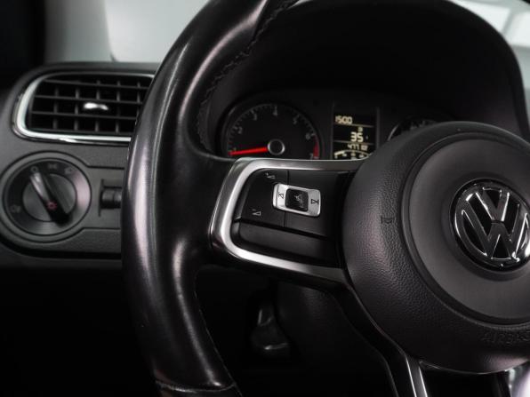 Volkswagen Polo V Рестайлинг с пробегом 2018 года, цена 1 484 000 рублей, 113793 км, седан, Автокод Объявления