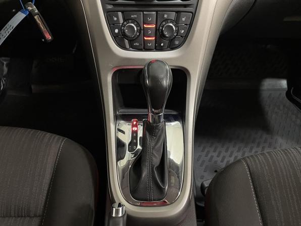 Opel Astra J с пробегом 2011 года, цена 800 000 рублей, 150587 км, хэтчбек, Автокод Объявления