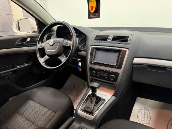 Skoda Octavia II (A5) Рестайлинг с пробегом 2012 года, цена 559 000 рублей, 138197 км, лифтбек, Автокод Объявления