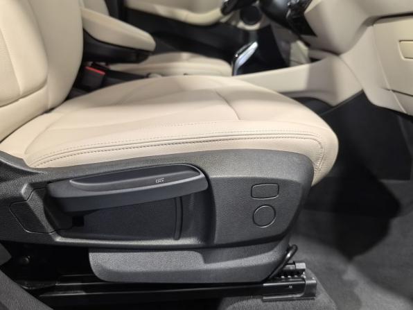 BMW X1 II (F48) Рестайлинг с пробегом 2019 года, цена 3 250 000 рублей, 51823 км, внедорожник, Автокод Объявления