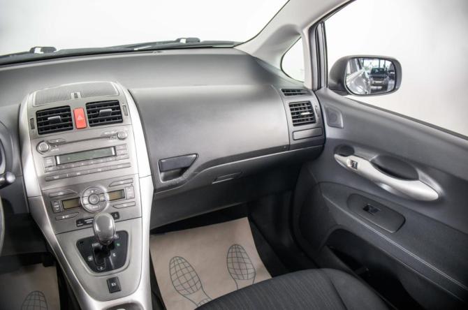 Toyota Auris I с пробегом 2009 года, цена 619 000 рублей, 283145 км, хэтчбек, Автокод Объявления