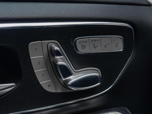 Mercedes-Benz V-Класс III (W447) Рестайлинг 2 с пробегом 2023 года, цена 12 200 000 рублей, 71761 км, минивэн, Автокод Объявления