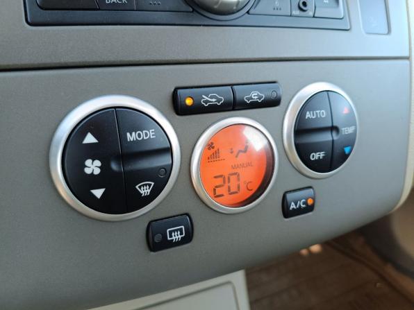 Nissan Tiida I Рестайлинг с пробегом 2010 года, цена 699 000 рублей, 136850 км, седан, Автокод Объявления