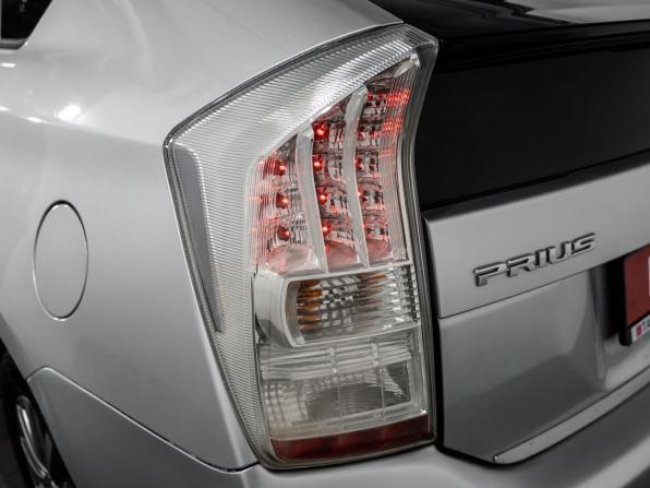 Toyota Prius III (XW30) с пробегом 2011 года, цена 900 000 рублей, 281102 км, лифтбек, Автокод Объявления