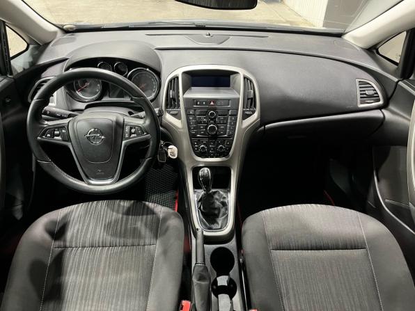 Opel Astra J с пробегом 2011 года, цена 529 000 рублей, 143118 км, хэтчбек, Автокод Объявления