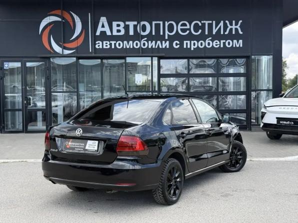 Volkswagen Polo V Рестайлинг с пробегом 2017 года, цена 1 050 000 рублей, 76215 км, седан, Автокод Объявления